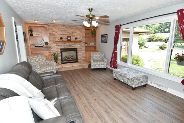 15 Tow Path Road, Granville, OH 43023