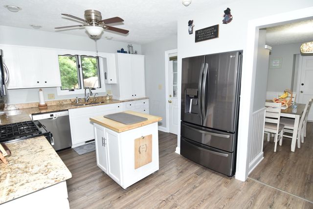 15 Tow Path Road, Granville, OH 43023