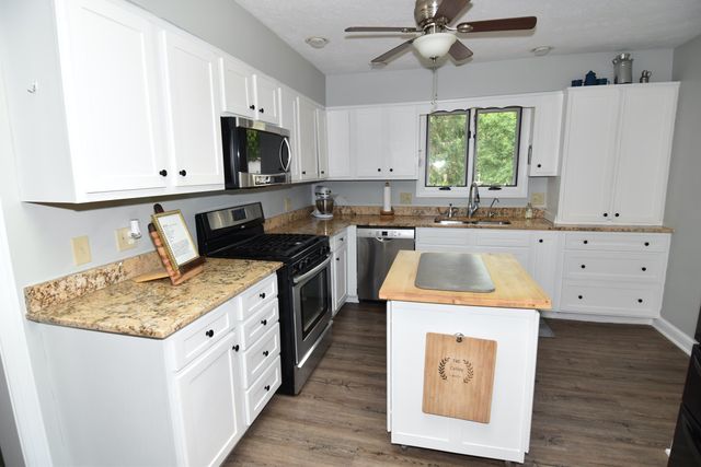 15 Tow Path Road, Granville, OH 43023