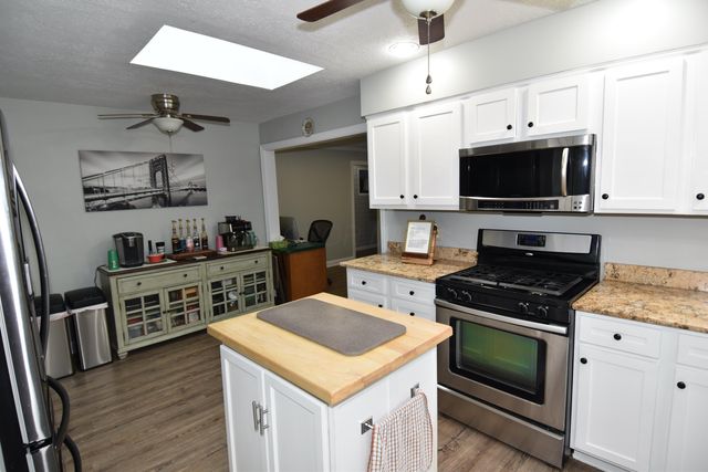 15 Tow Path Road, Granville, OH 43023