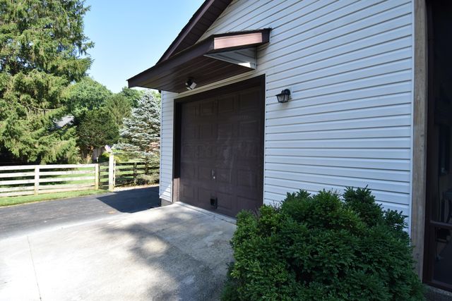 15 Tow Path Road, Granville, OH 43023