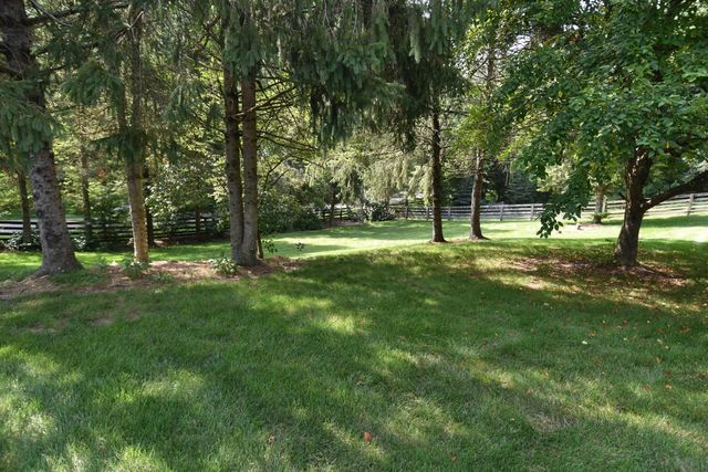 15 Tow Path Road, Granville, OH 43023