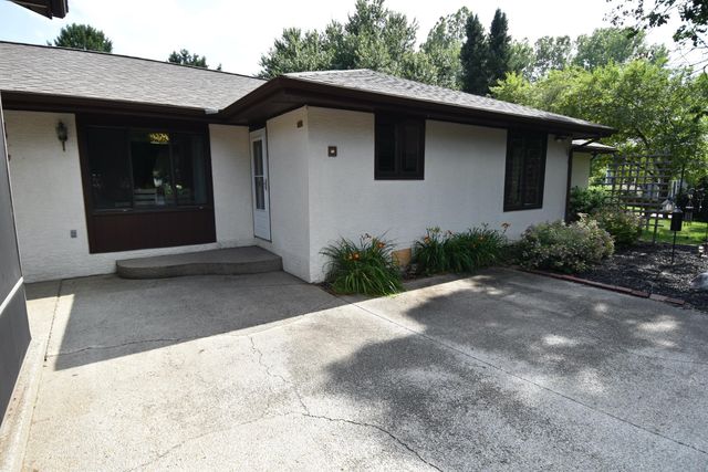 15 Tow Path Road, Granville, OH 43023