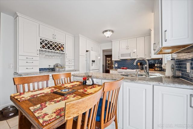 2167 Countryside Circle, Naperville, IL 60565