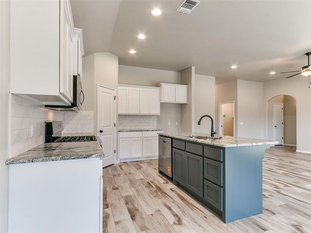 12028 Rockbed Drive, Yukon, OK 73099