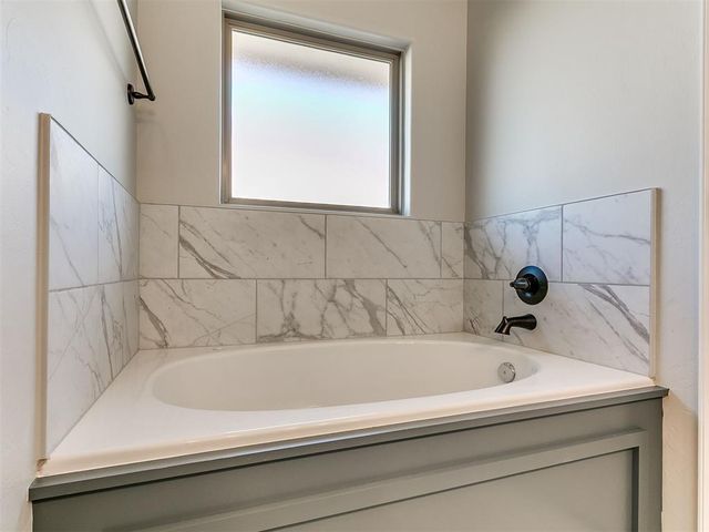 12028 Rockbed Drive, Yukon, OK 73099