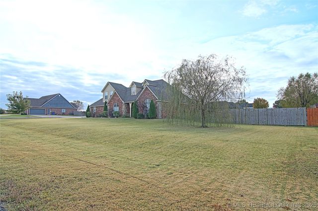 703 SW 19th Street, Wagoner, OK 74467