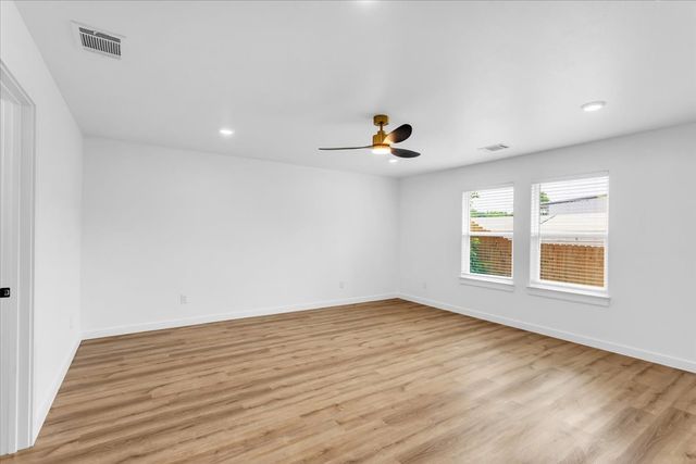 309 E Shepherd Street, Denison, TX 75021