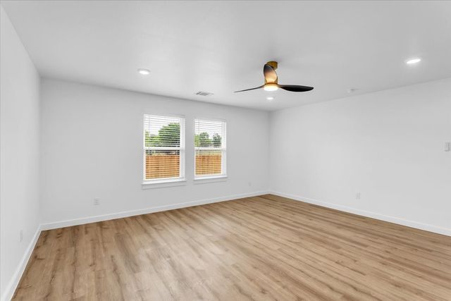 309 E Shepherd Street, Denison, TX 75021