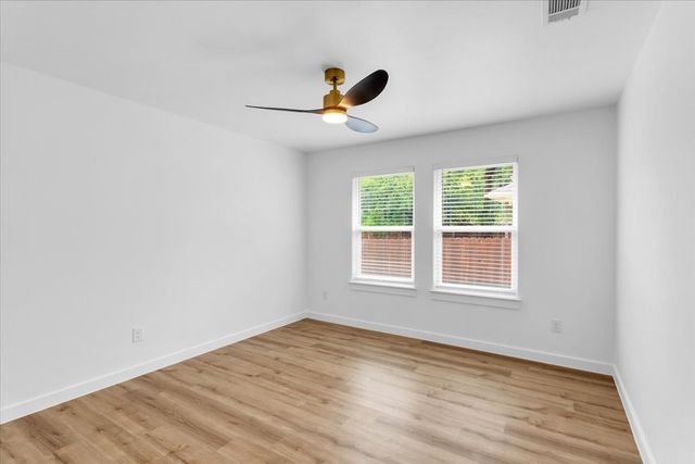 309 E Shepherd Street, Denison, TX 75021