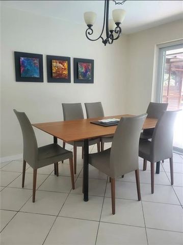 5620 SW 56th Street, Davie, FL 33314