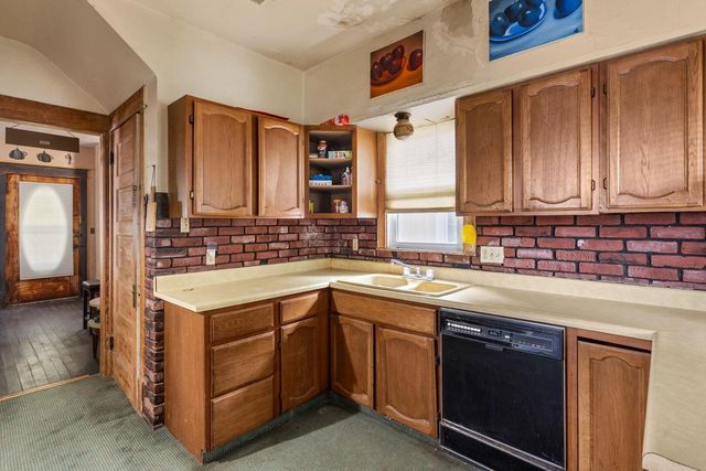 1721 28th Street, Rock Island, IL 61201