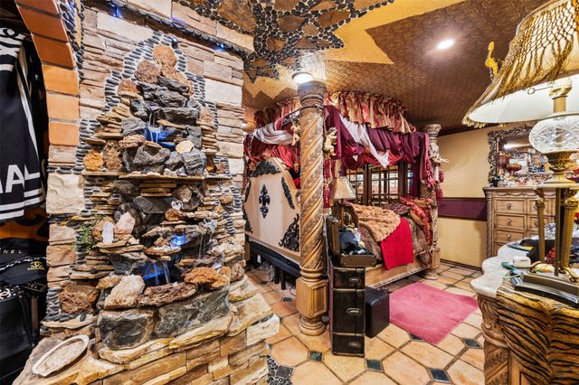 804 Valley Oaks Court, Arlington, TX 76012