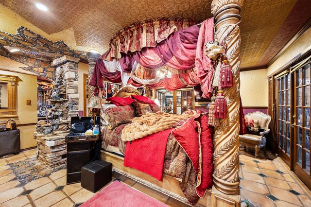 804 Valley Oaks Court, Arlington, TX 76012