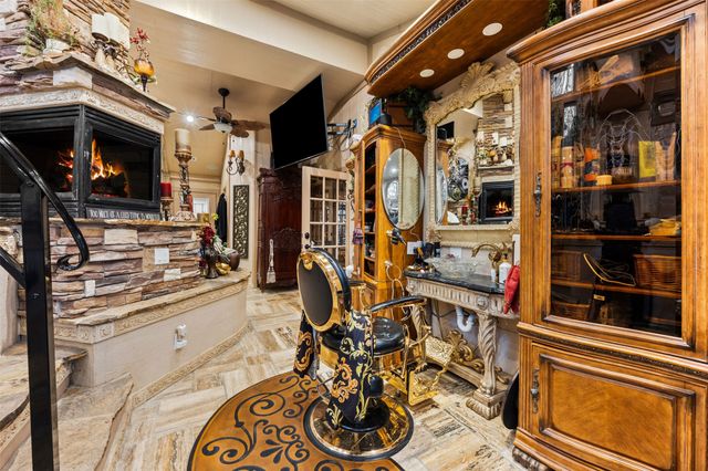 804 Valley Oaks Court, Arlington, TX 76012