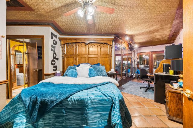 804 Valley Oaks Court, Arlington, TX 76012