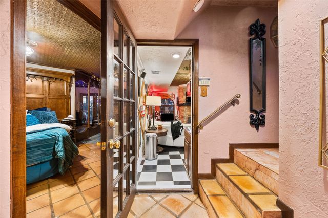 804 Valley Oaks Court, Arlington, TX 76012