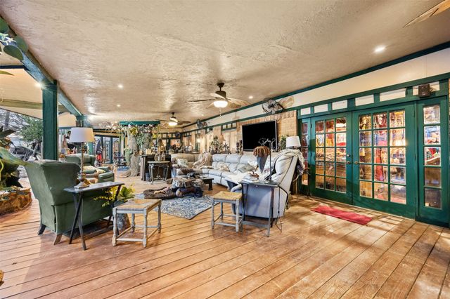 804 Valley Oaks Court, Arlington, TX 76012