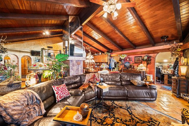 804 Valley Oaks Court, Arlington, TX 76012