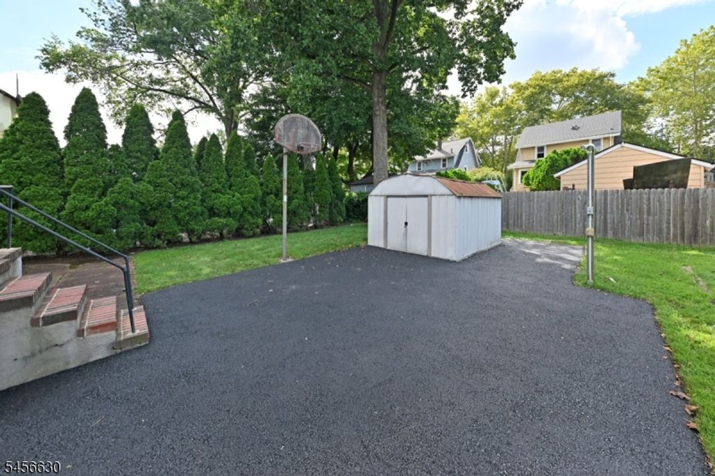 856 Ester Ave, Teaneck Twp., NJ 07666 — photo 3