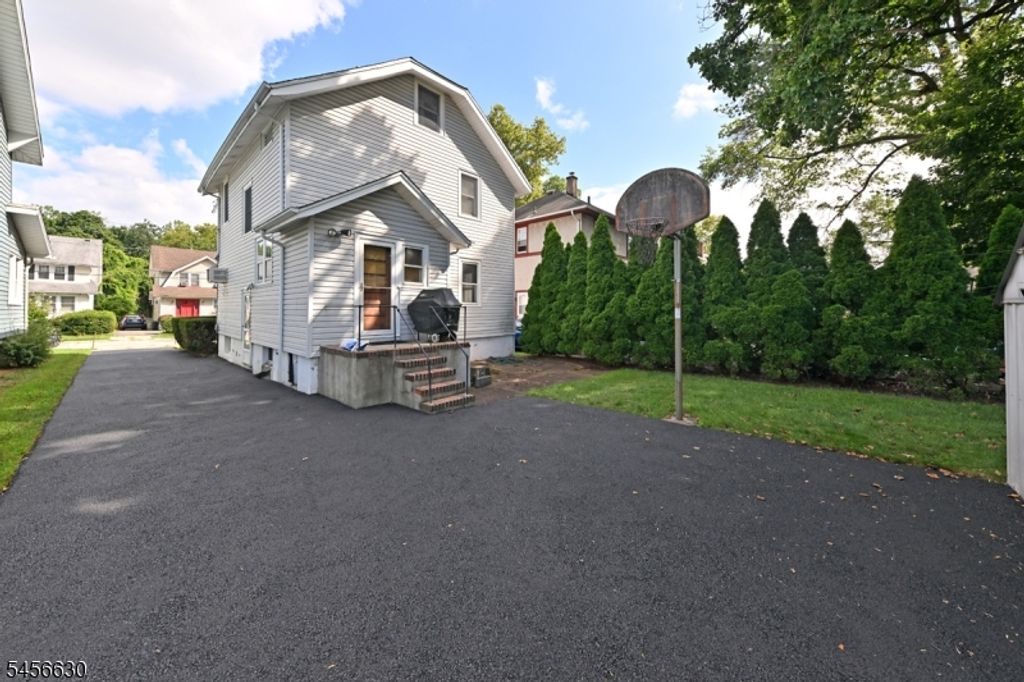 856 Ester Ave, Teaneck Twp., NJ 07666 — photo 4