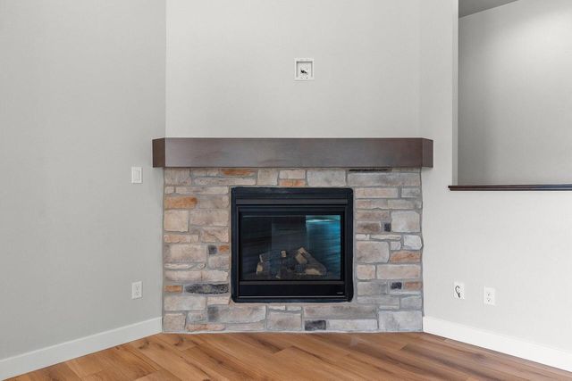 1925 Creekwood COURT, Manitowoc, WI 54220