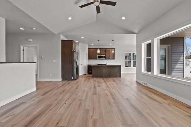 1925 Creekwood COURT, Manitowoc, WI 54220