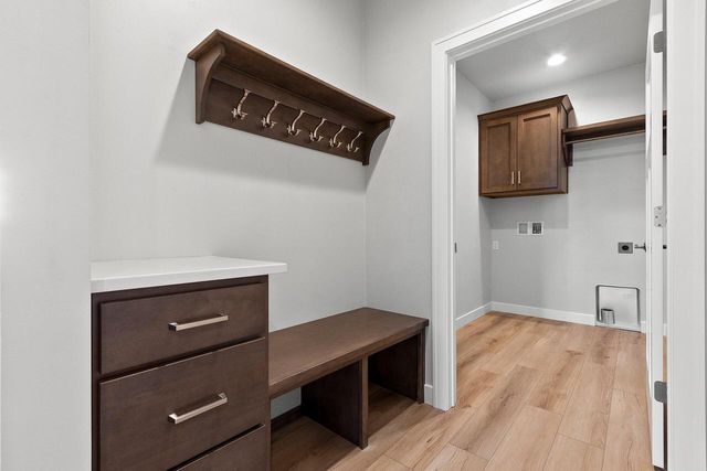 1925 Creekwood COURT, Manitowoc, WI 54220