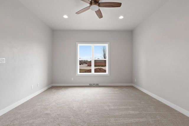 1925 Creekwood COURT, Manitowoc, WI 54220