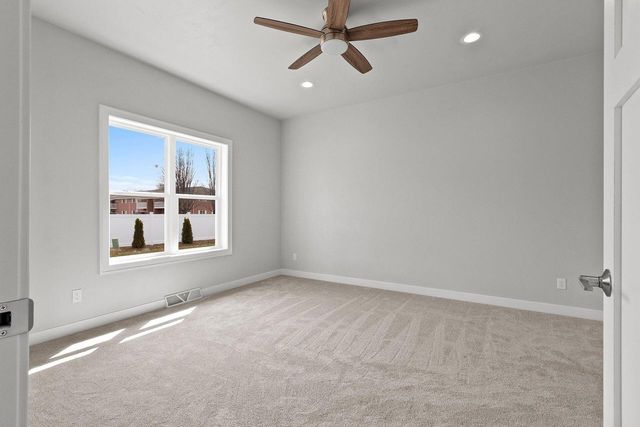 1925 Creekwood COURT, Manitowoc, WI 54220