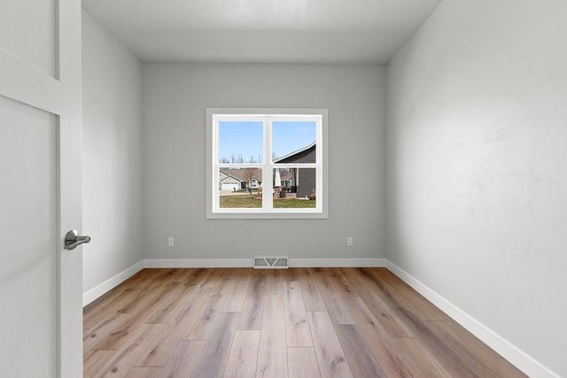 1925 Creekwood COURT, Manitowoc, WI 54220