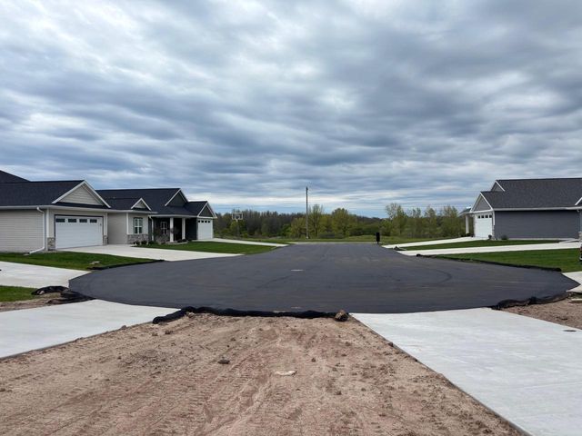 1925 Creekwood COURT, Manitowoc, WI 54220