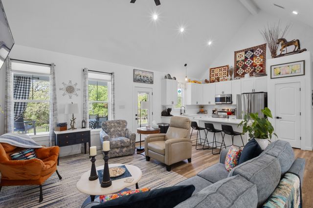 116 Lindsey Lane, Runaway Bay, TX 76426