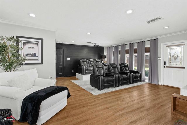 1400 Shawnee Trail, Henderson, TX 75654