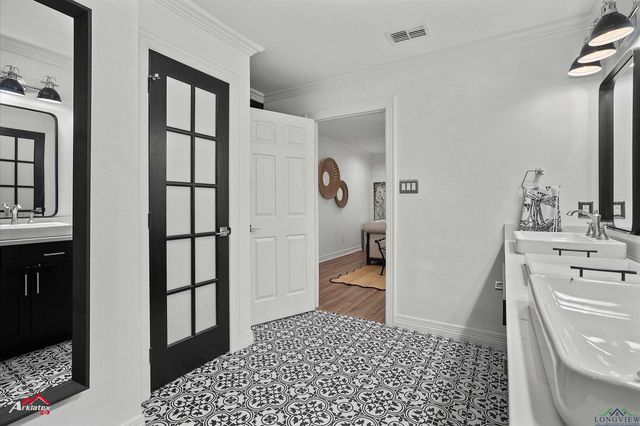 1400 Shawnee Trail, Henderson, TX 75654