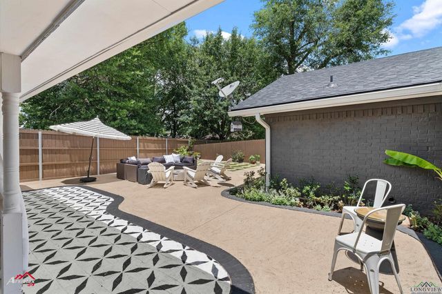 1400 Shawnee Trail, Henderson, TX 75654