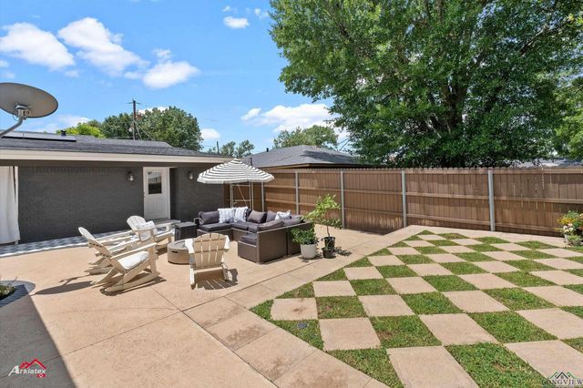 1400 Shawnee Trail, Henderson, TX 75654