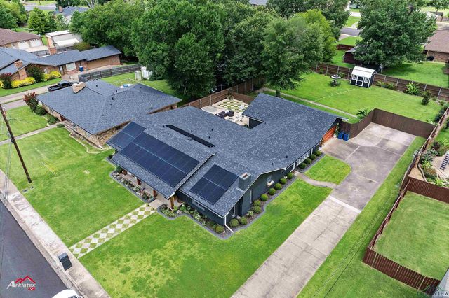 1400 Shawnee Trail, Henderson, TX 75654