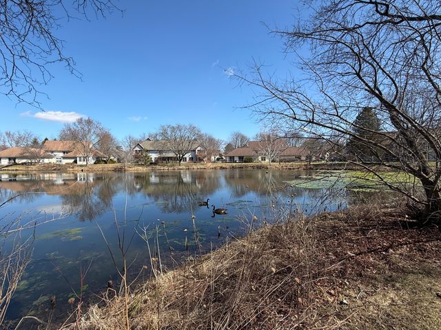 790 Regina Court 790, Woodstock, IL 60098