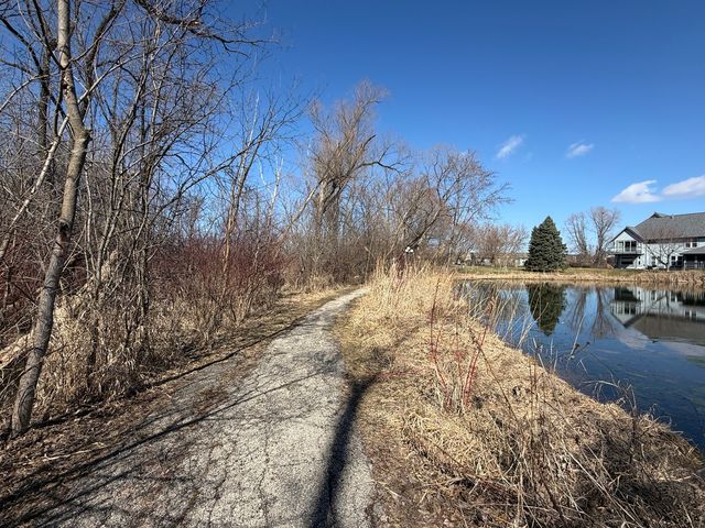 790 Regina Court 790, Woodstock, IL 60098