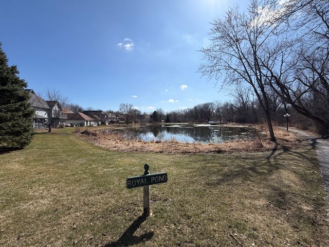 790 Regina Court 790, Woodstock, IL 60098