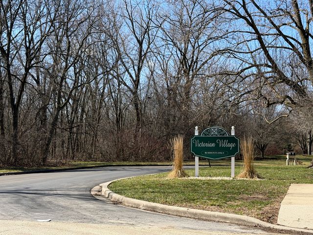 790 Regina Court 790, Woodstock, IL 60098