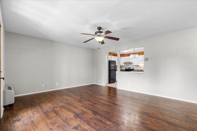 10824 W Donna DRIVE, Milwaukee, WI 53224