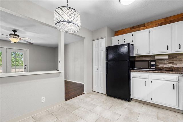 10824 W Donna DRIVE, Milwaukee, WI 53224