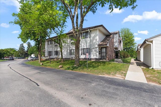 10824 W Donna DRIVE, Milwaukee, WI 53224