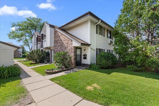 10824 W Donna DRIVE, Milwaukee, WI 53224