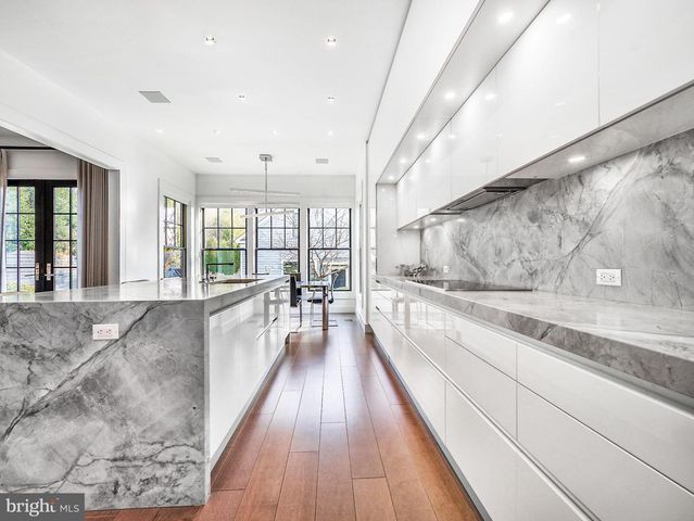 2361 N EDGEWOOD STREET, Arlington, VA 22207