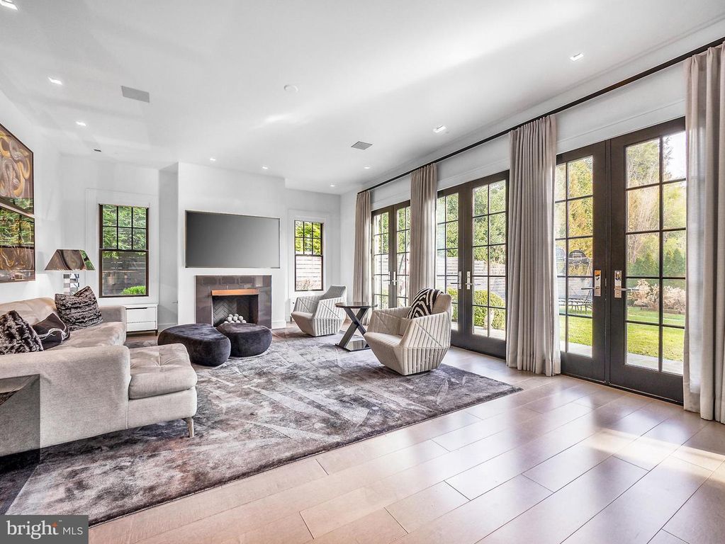 2361 N EDGEWOOD STREET, Arlington, VA 22207