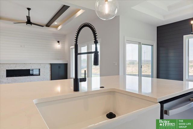 5516 N 212th Avenue, Elkhorn, NE 68022