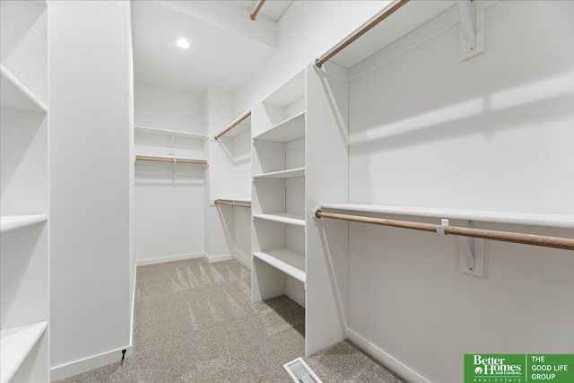 5516 N 212th Avenue, Elkhorn, NE 68022